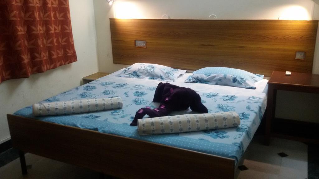 Hotel Sukhsadan Дехрадун Номер фото