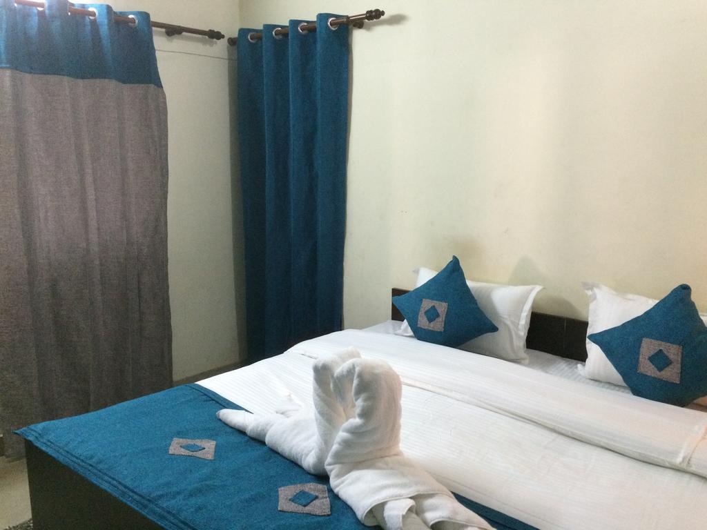 Hotel Sukhsadan Дехрадун Номер фото